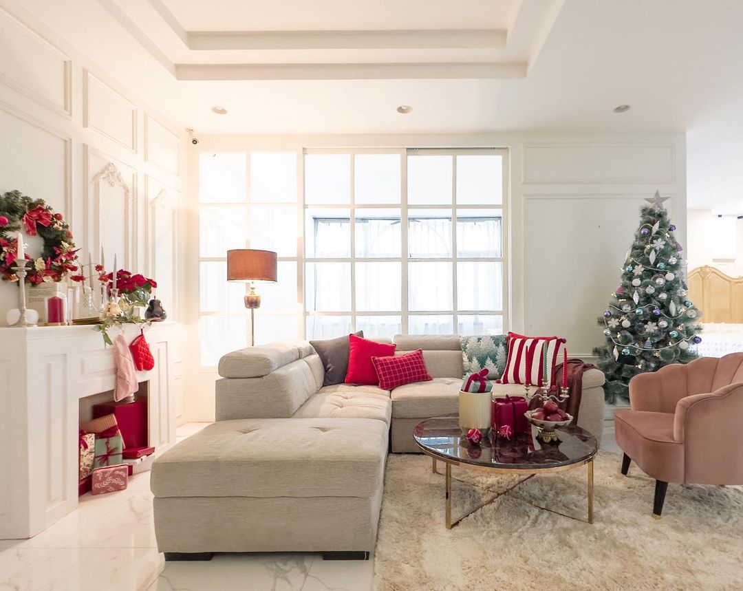 Best living room christmas decor ideas 2024 for a Festive Holiday Home