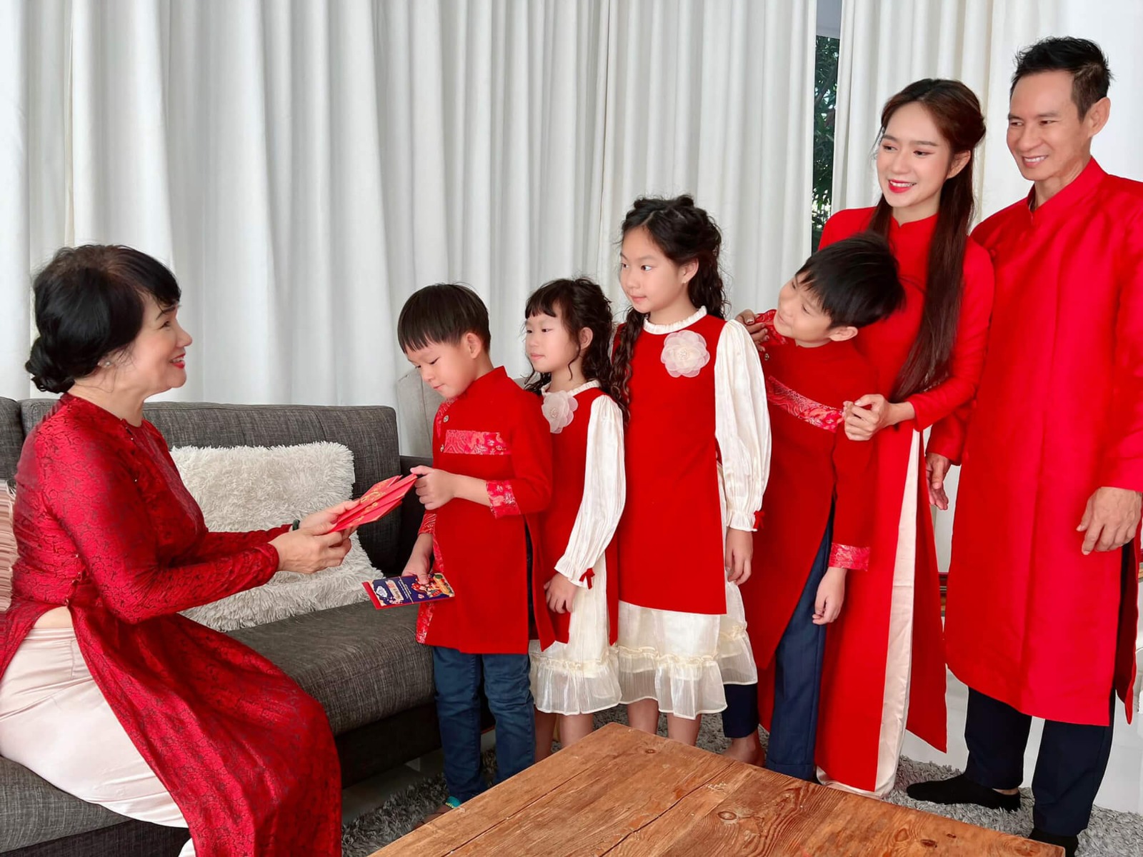 Lì xì ngày Tết