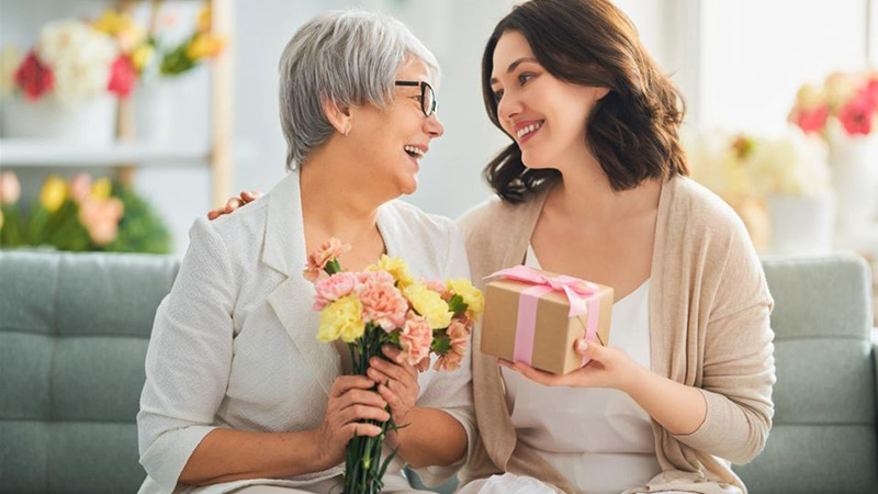cách chọn quà 8 tháng 3 cho mẹ